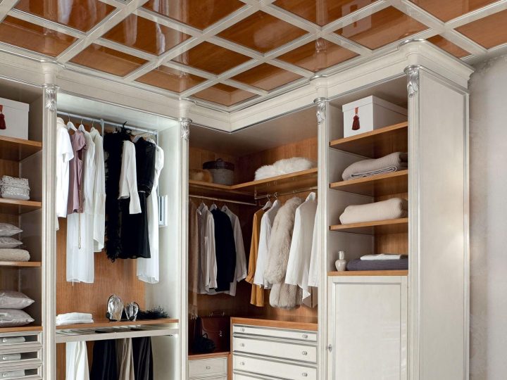 13909 Walk In Closet, Modenese Gastone