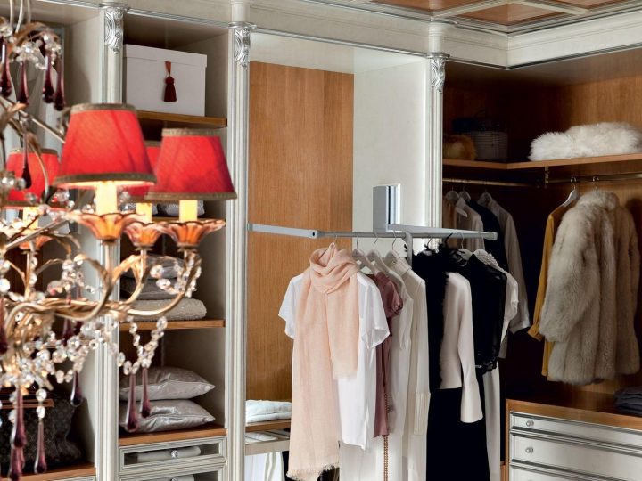 13909 Walk In Closet, Modenese Gastone