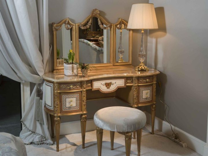 3700 Luigi Xvi Dressing Table, Ezio Bellotti