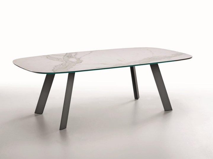 Alexander Table, Midj