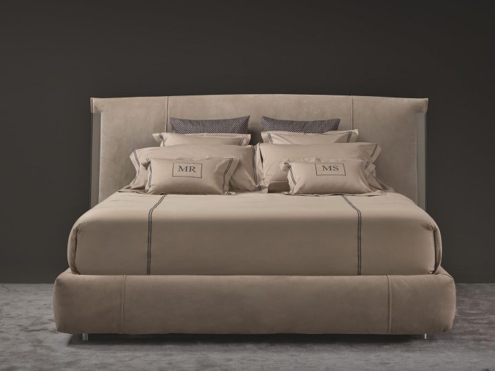 Amal Bed, Flou