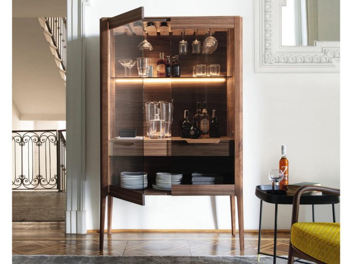 Atlante Bar Cabinet, Porada