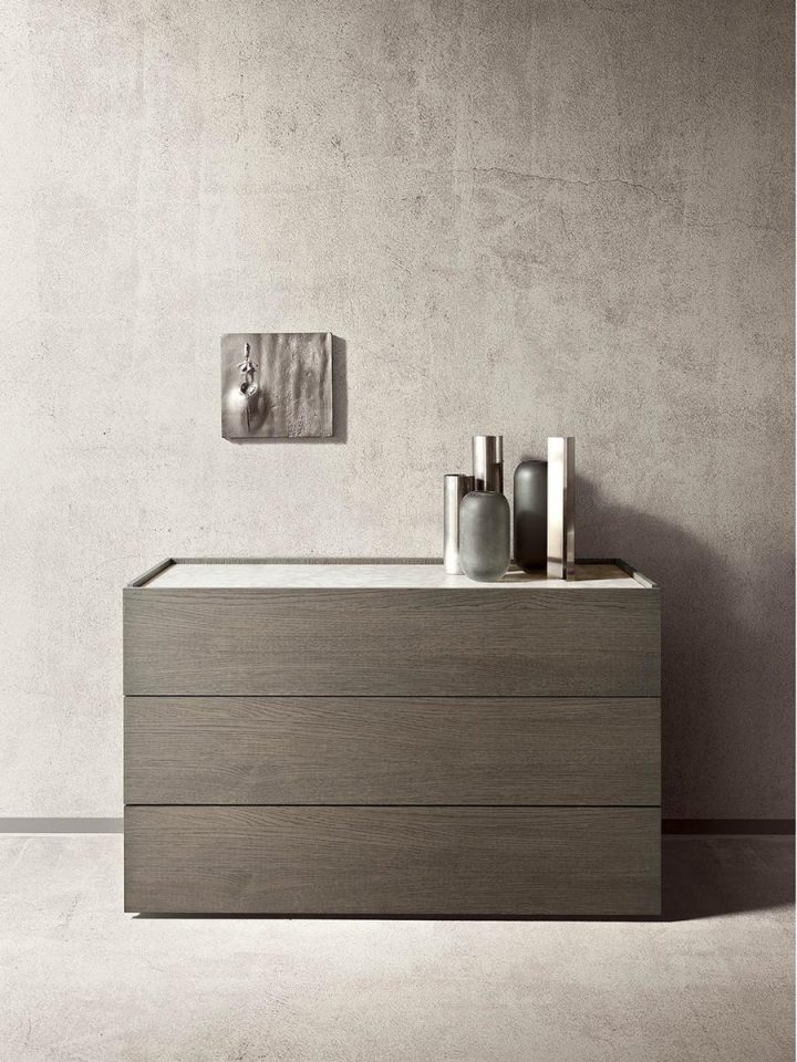 Atlante Chest Of Drawers, Pianca