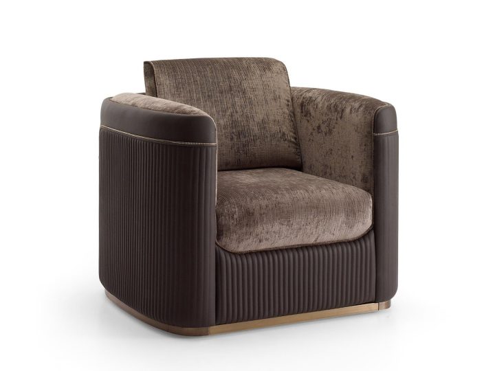 Augusta Armchair, Volpi