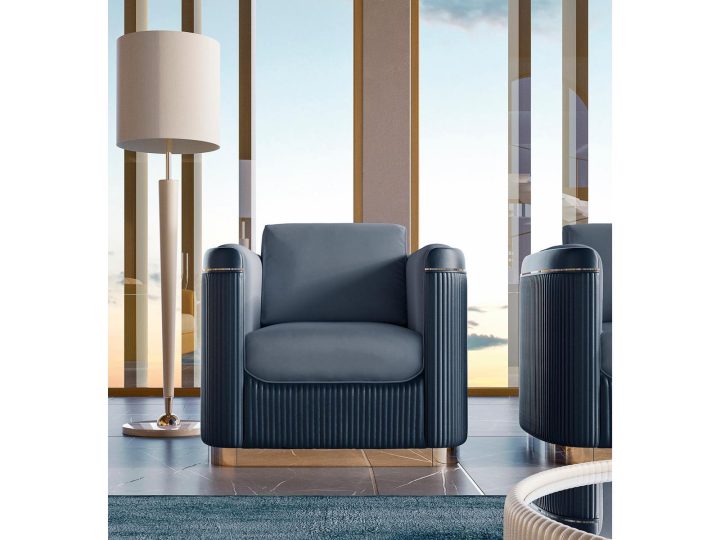 Augusta Armchair, Volpi