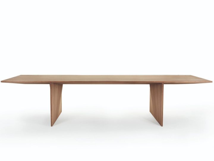 Ava Table, Molteni