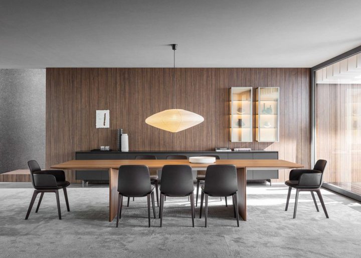 Ava Table, Molteni