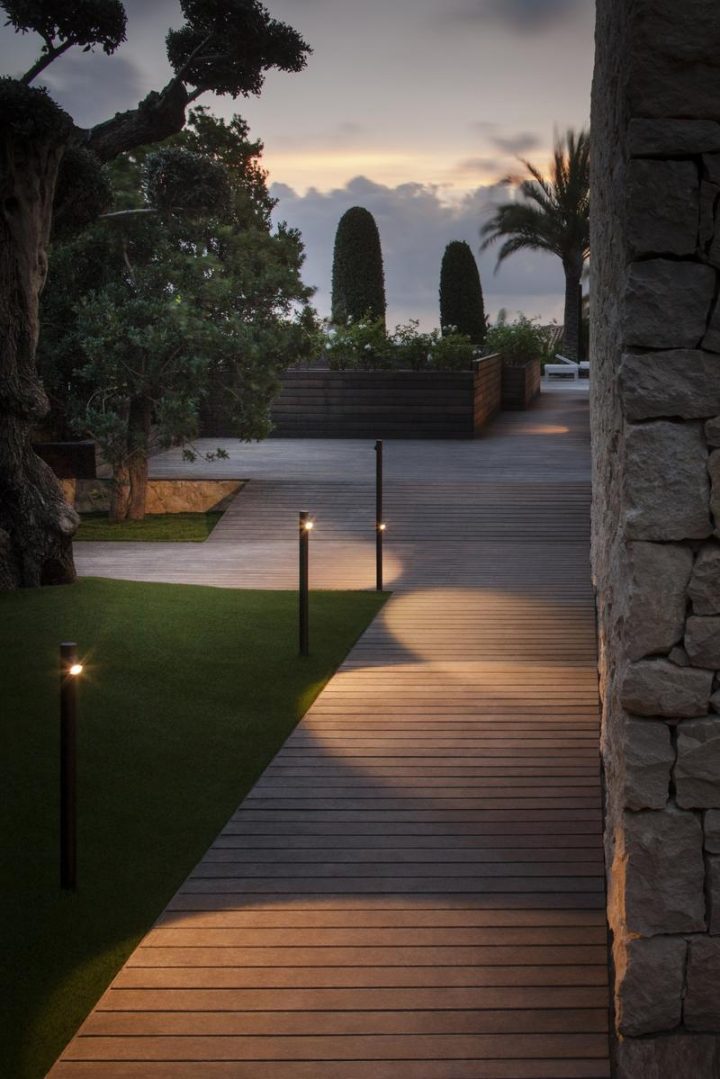 Bamboo Outdoor Floor Lamp, Vibia