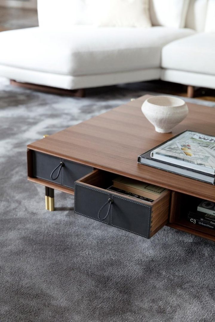 Bayus Coffee Table, Porada