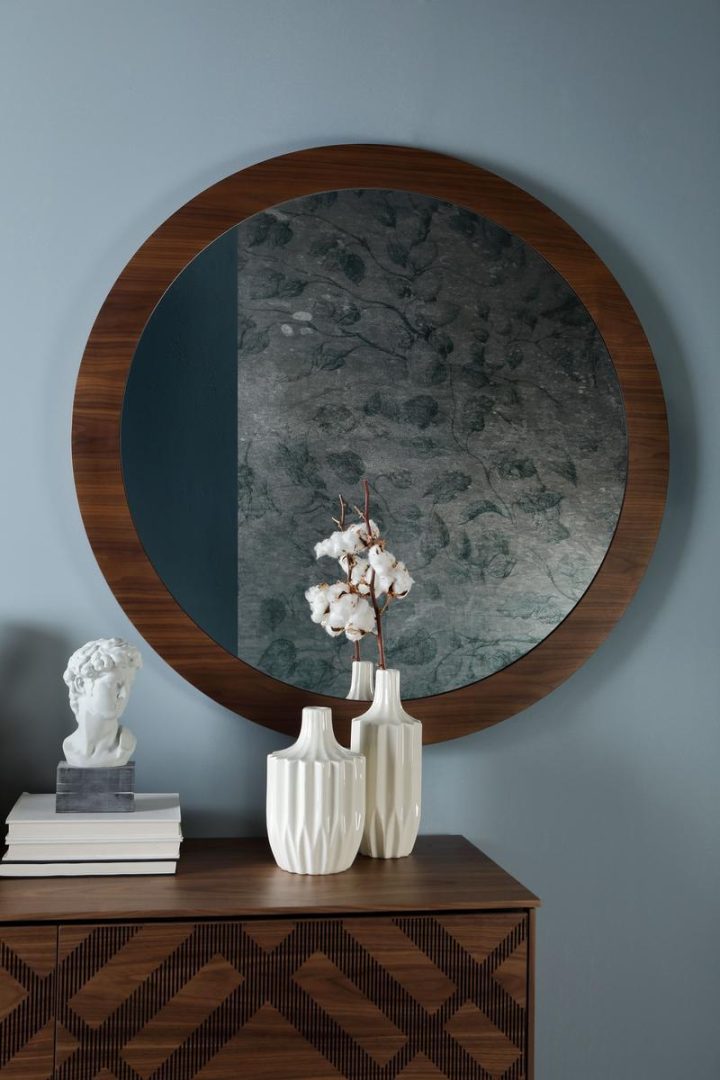 Brigitte Mirror, Tonin Casa