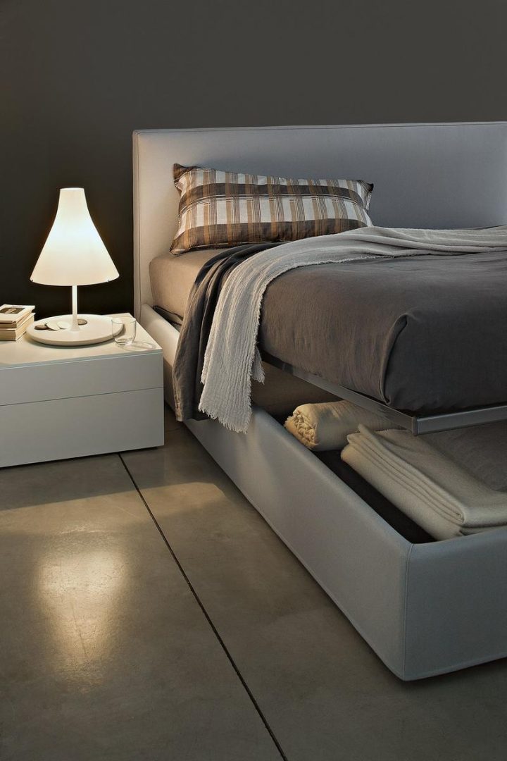 Camille Bed, Lema