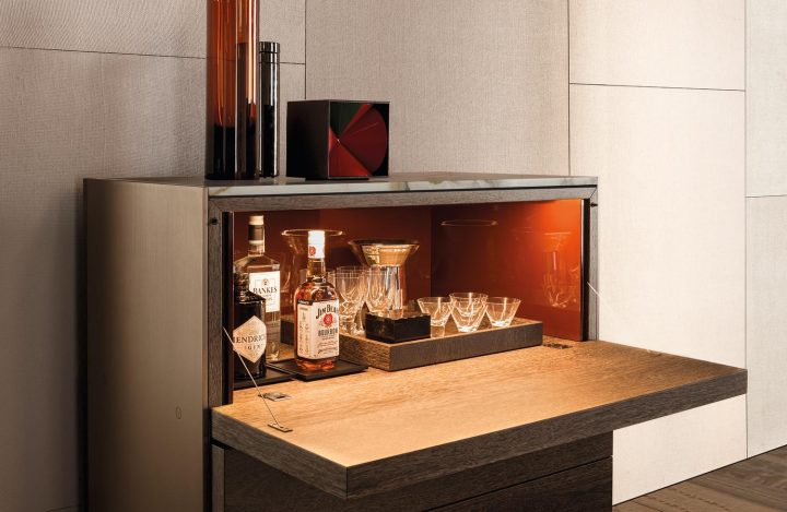 Carson Bar Cabinet, Minotti