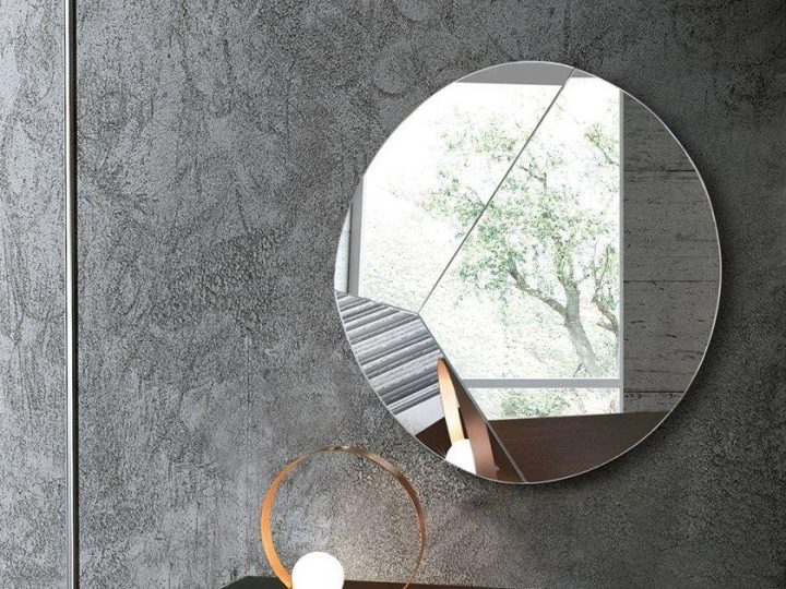 Circle Mirror, Riflessi