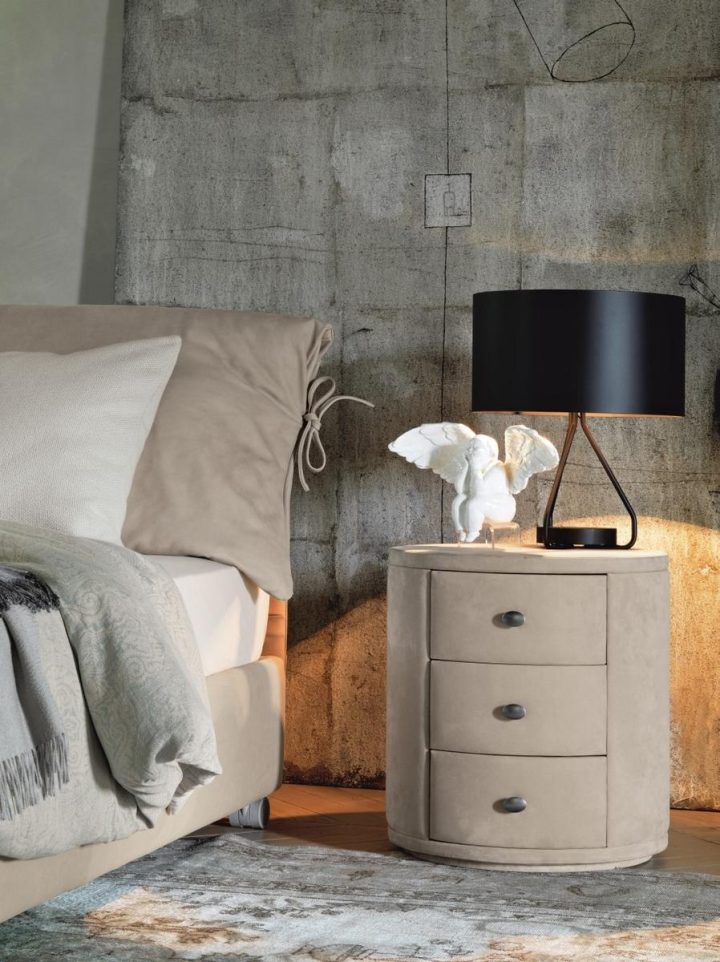 Condotti Bedside Table, Flou