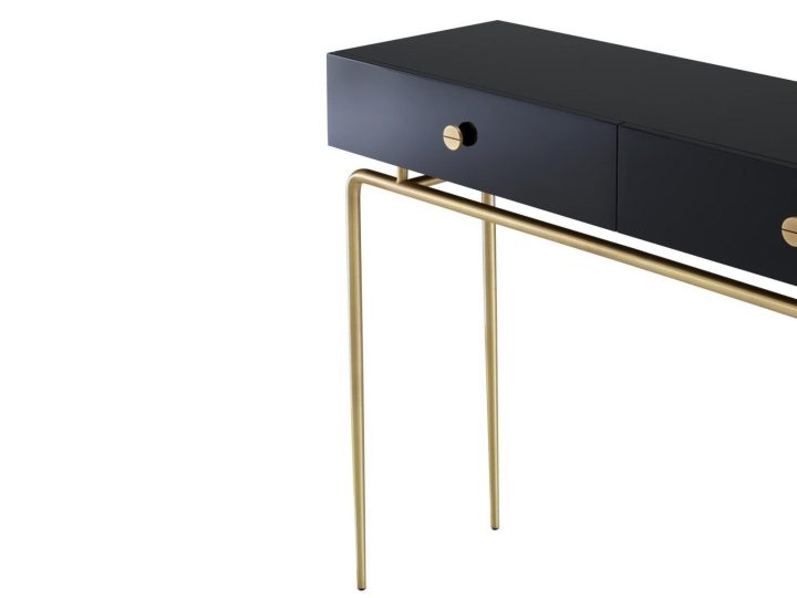 Débourgeoisée Console, Ligne Roset