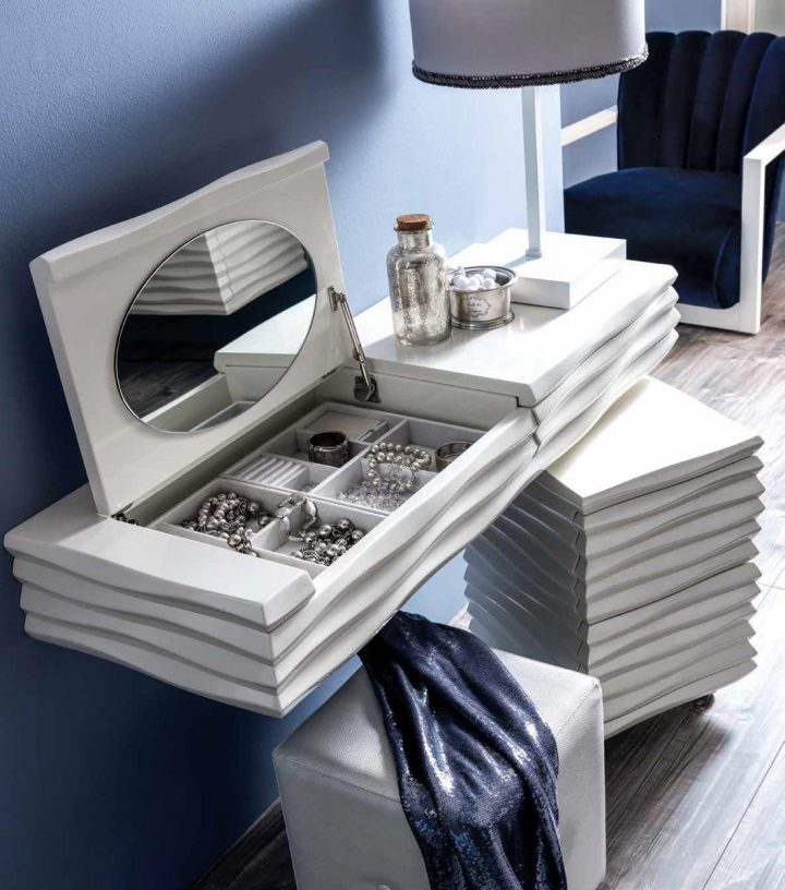 Ebon Dressing Table, Corte Zari