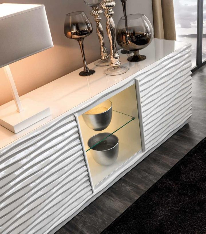 Ebon Sideboard, Corte Zari