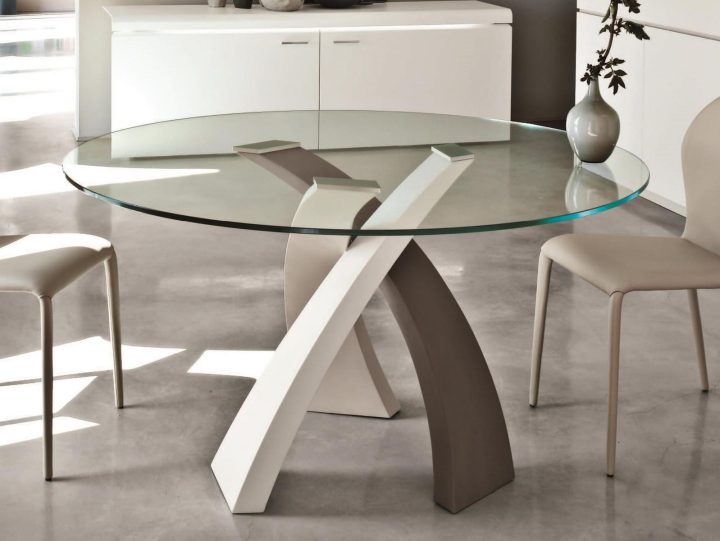 Eliseo Table, Tonin Casa