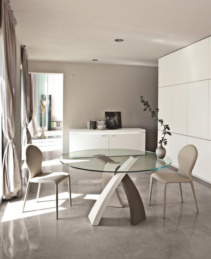 Eliseo Table, Tonin Casa