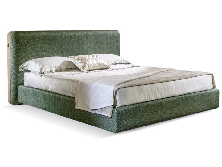 Elvis Bed, Cantori