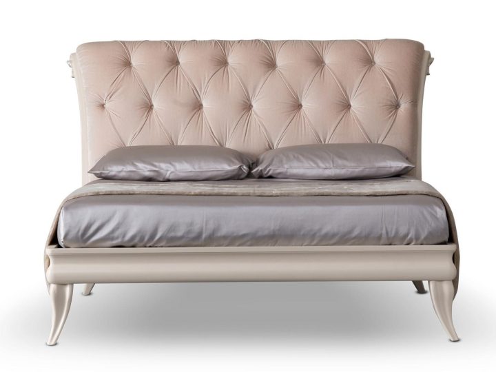 Gaston Bed, Corte Zari