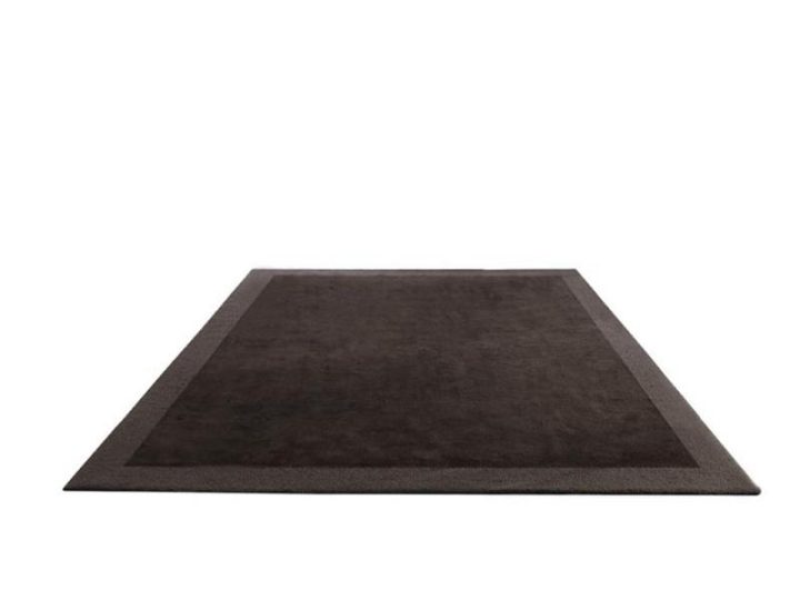 Gesto Controllato Rug, Desiree