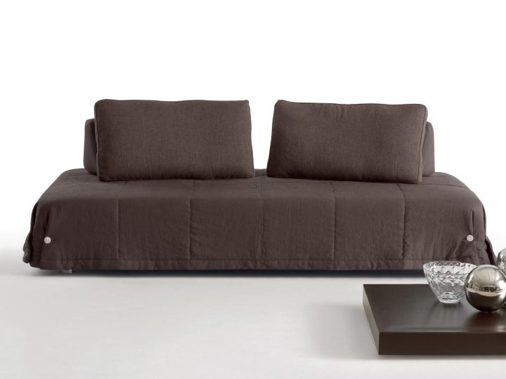 Ghost Sofa, Dema