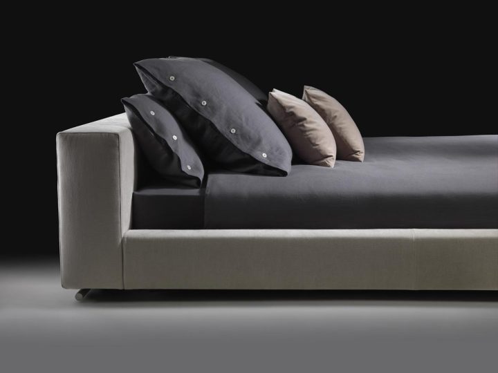 Groundpiece Bed, Flexform