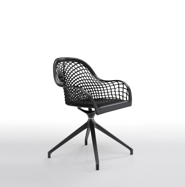 Guapa Px Easy Chair, Midj