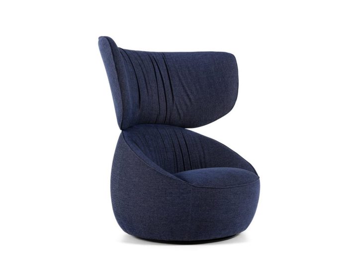 Hana Wingback Swivel Armchair, Moooi