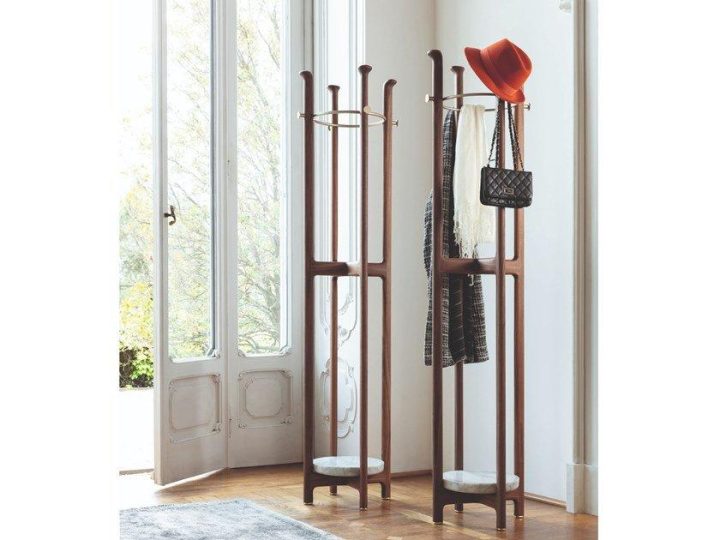 Igor Coat Rack, Porada