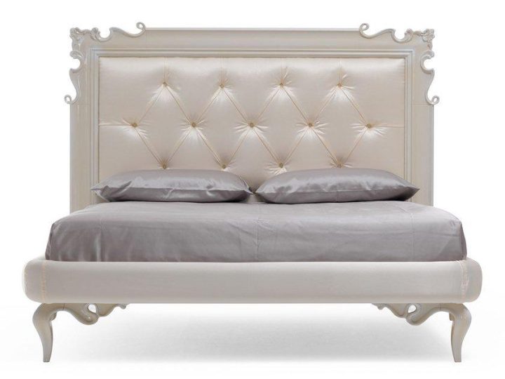 Juliette Bed, Corte Zari