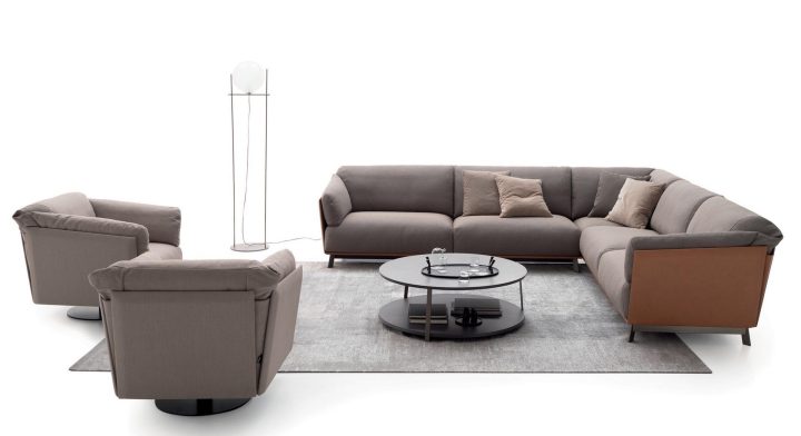 Kailua Sofa, Ditre Italia