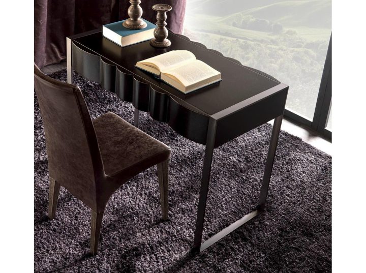 Leon Secretary Desk, Corte Zari