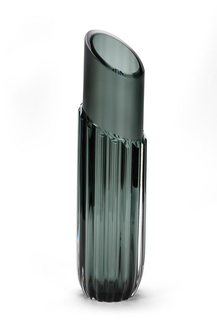 Lipstick Vase, Visionnair