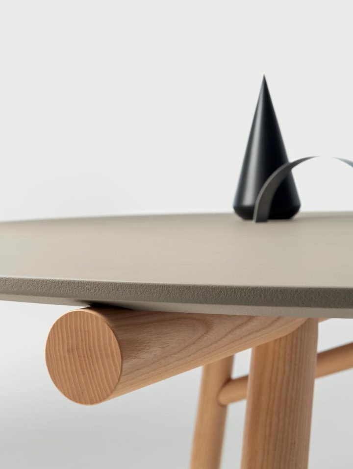 Maestro Table, Pianca