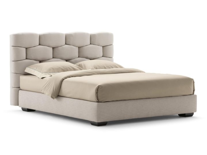 Majal Bed, Flou