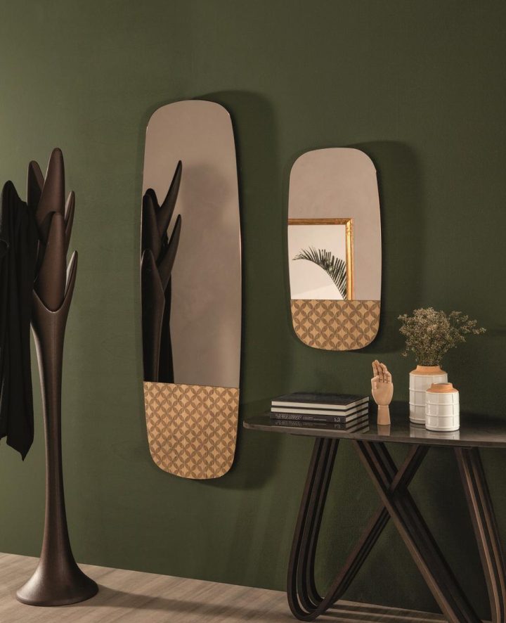 Marguerite Mirror, Tonin Casa