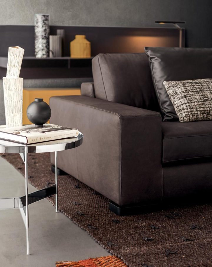 Meridiano Sofa, Pianca