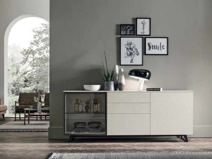 Metropolis Sideboard, Tomasella