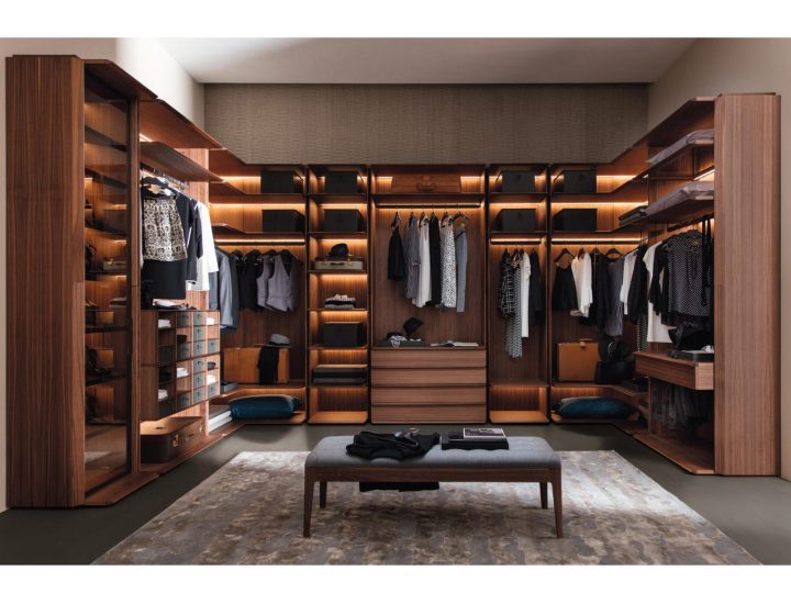 My Suite Walk In Closet, Porada