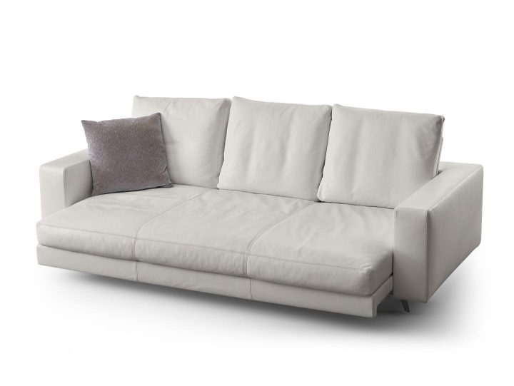 Newport Sofa, Dema