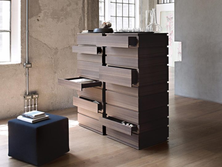 Nine Chest Of Drawers, Lema