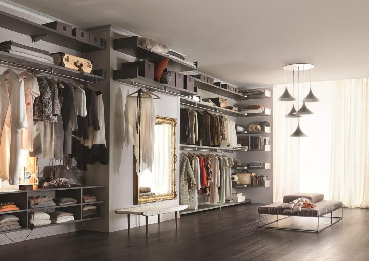 Novenove Walk In Closet, Lema