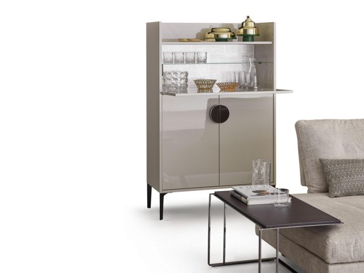 Ofelia Bar Cabinet, Dema