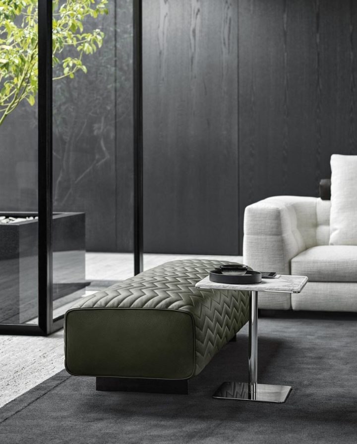 Quincy Chevron Pouf, Minotti