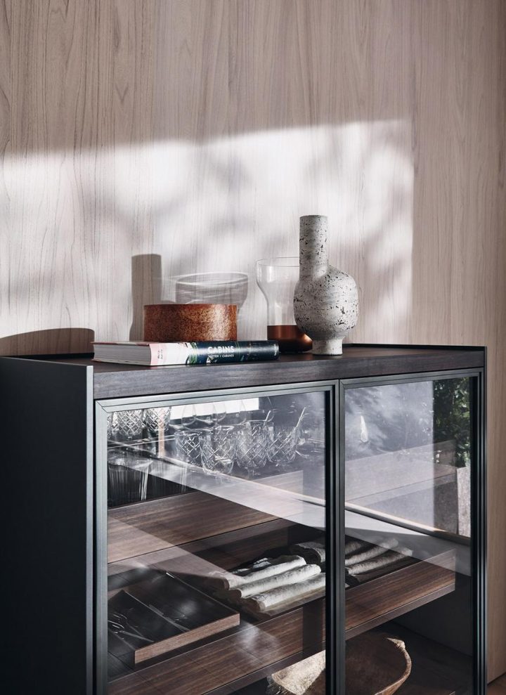 Quinten Display Cabinet, Molteni