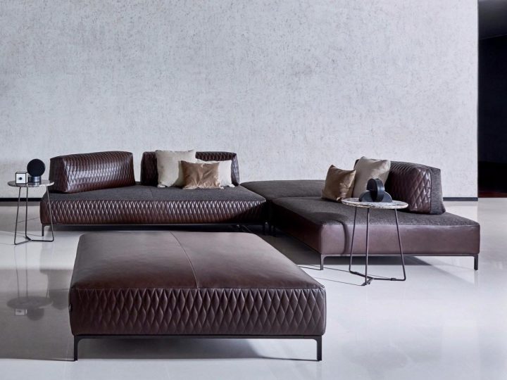 Sanders Air Sofa, Ditre Italia