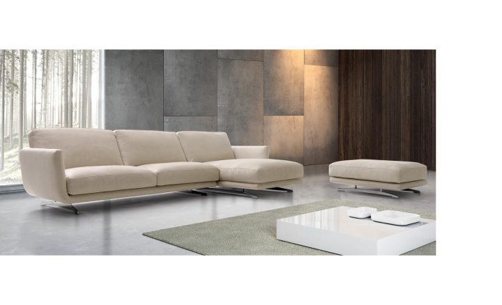 Slim Sofa, Dema