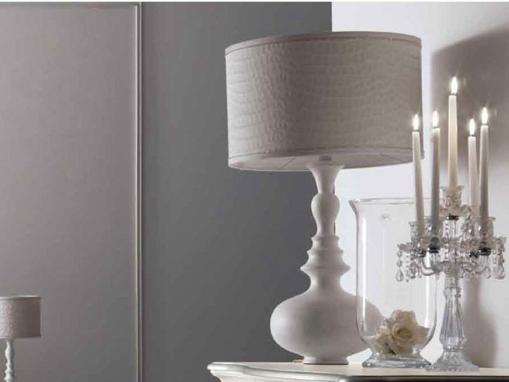 Sofia Roll Table Lamp, Corte Zari